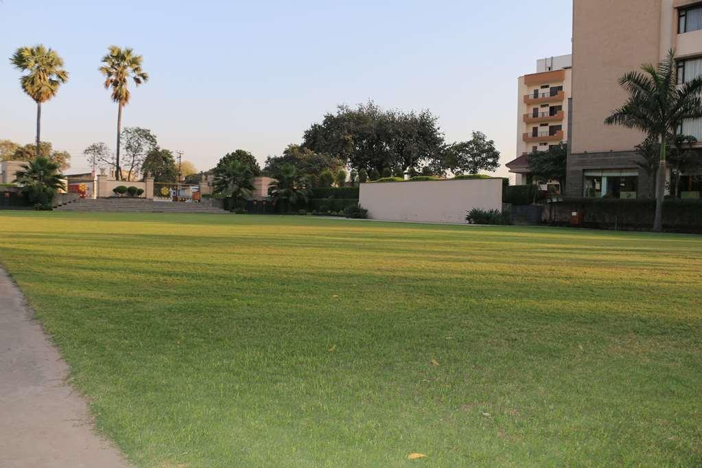 Ramada By Wyndham Varanasi Katesar Chandauli Facilidades foto